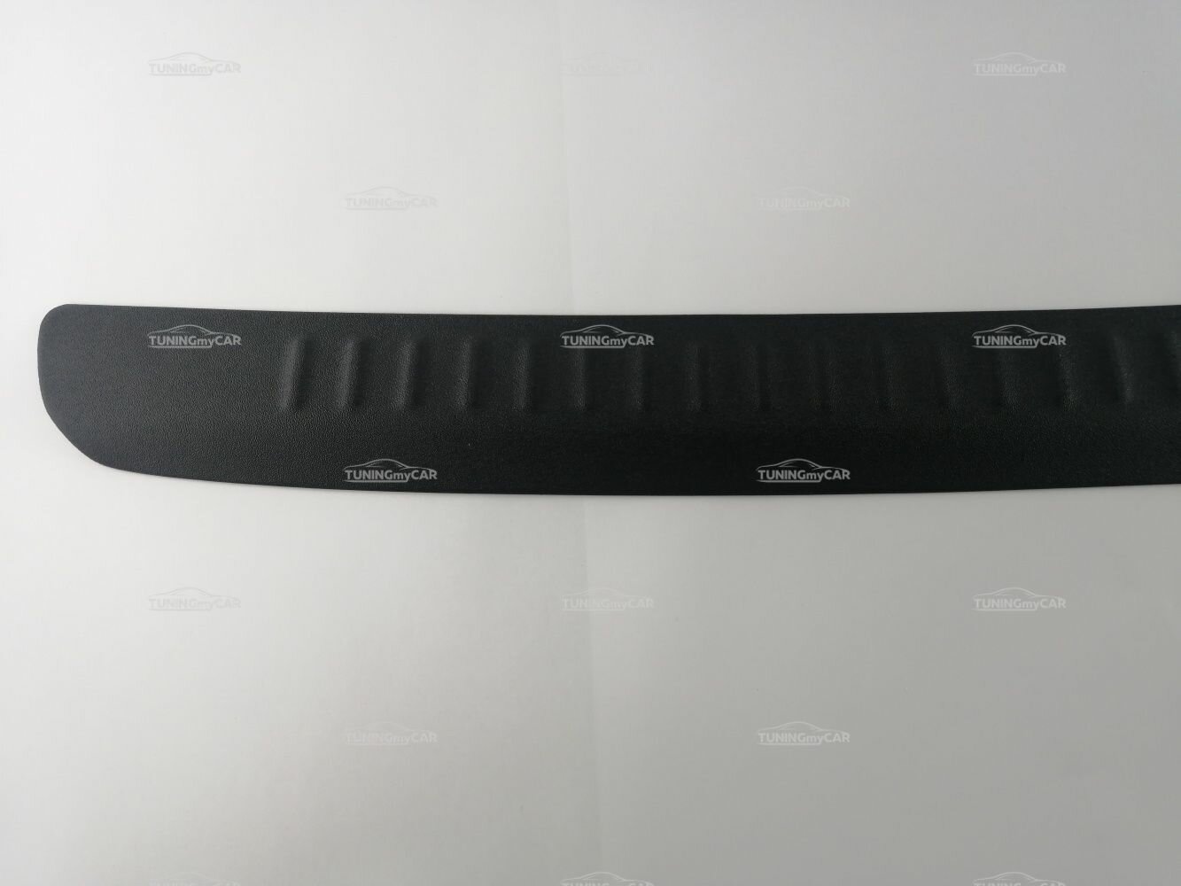 Накладка на задний бампер Subaru Legacy B4 1998-2003 — фото 3