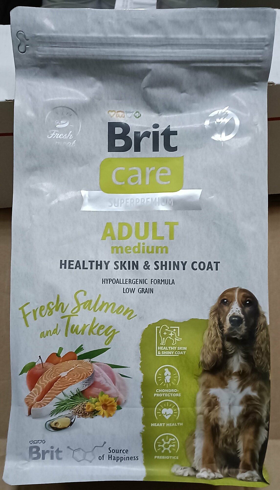 Сухой корм BRIT CARE Adult Medium Healthy Skin&Shiny Coat для взрослых собак средних пород с лососем и индейкой 1,5 кг