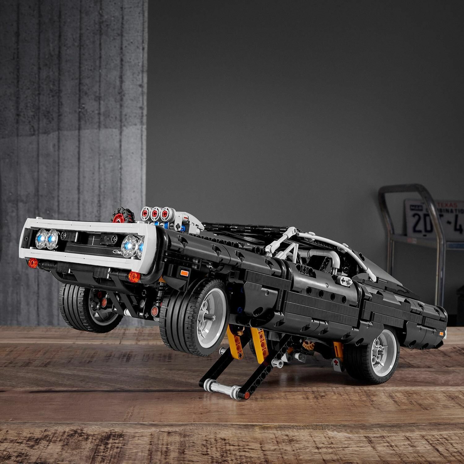 LEGO Technic 42111 Dodge Charger 1077