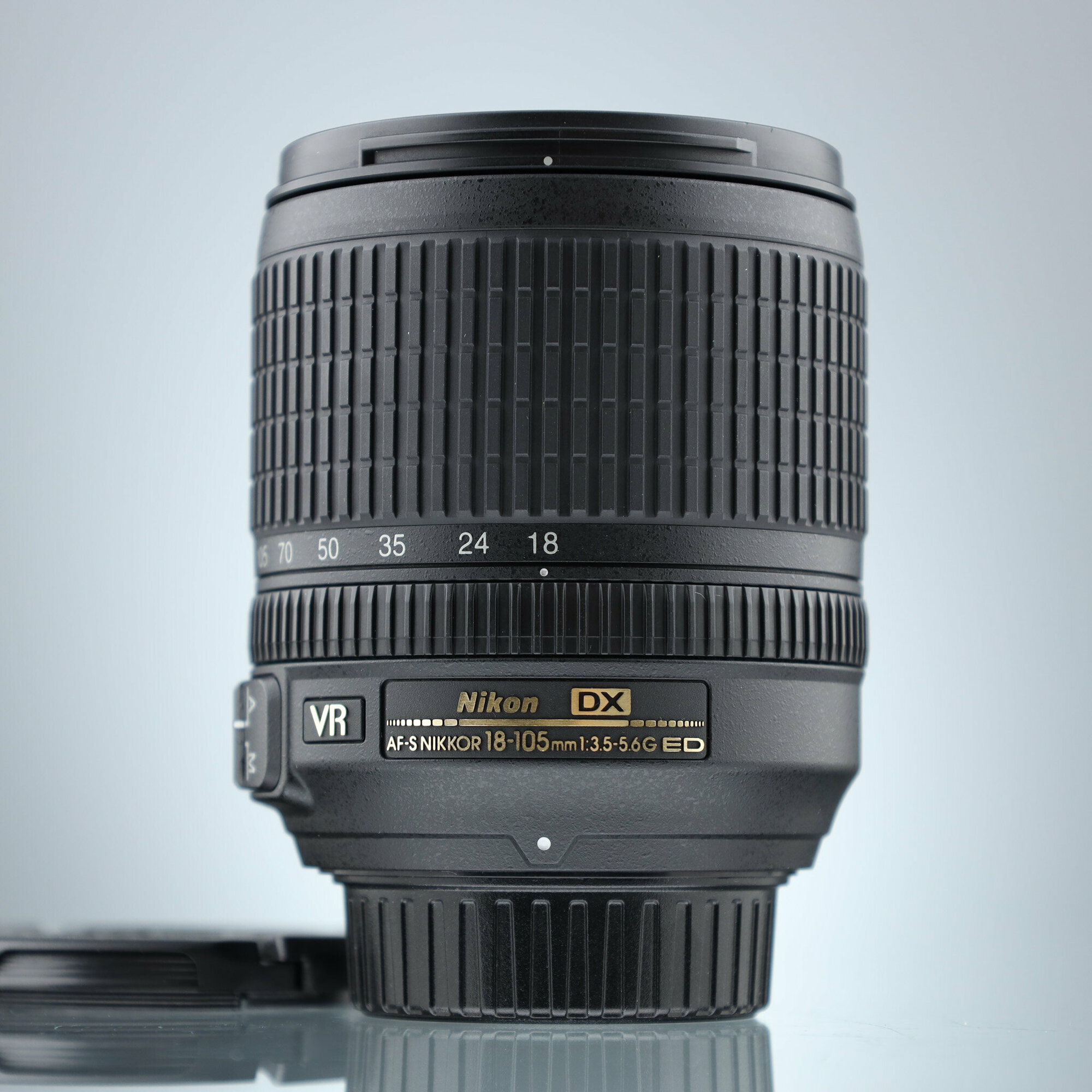 Объектив Nikon 18-105mm f/3.5-5.6G AF-S ED DX VR Nikkor — фото 20