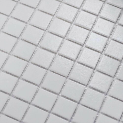 фото Плитка мозаика surface стеклянная белая (уп.10 шт) / на сетке 327х 327 мм / размер квадратика 20x20x4 мм/ толщина 4 мм