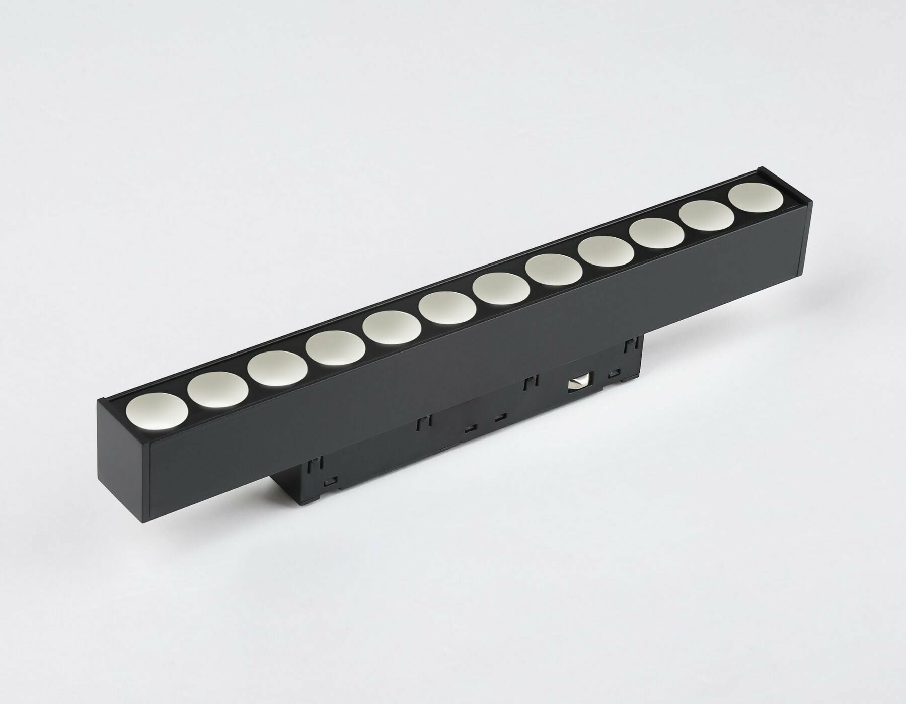 Трековый светодиодный светильник для Магнитных шинопроводов LED 12W 4200K 48V 24 220*22*45, черный