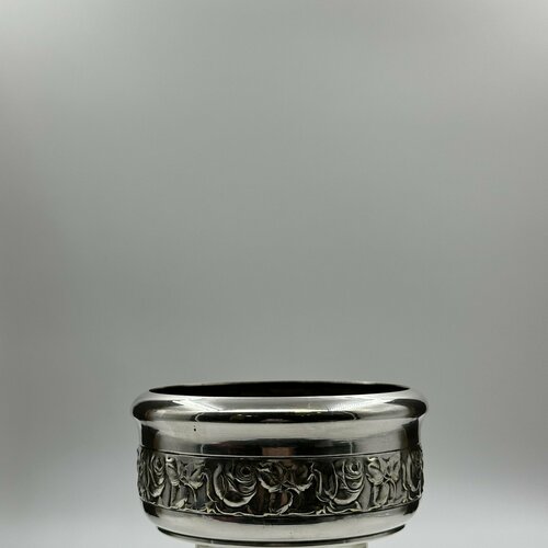 Подставка под бутылку с декором из роз, металл, серебрение, Европа, 1930-1960 гг.