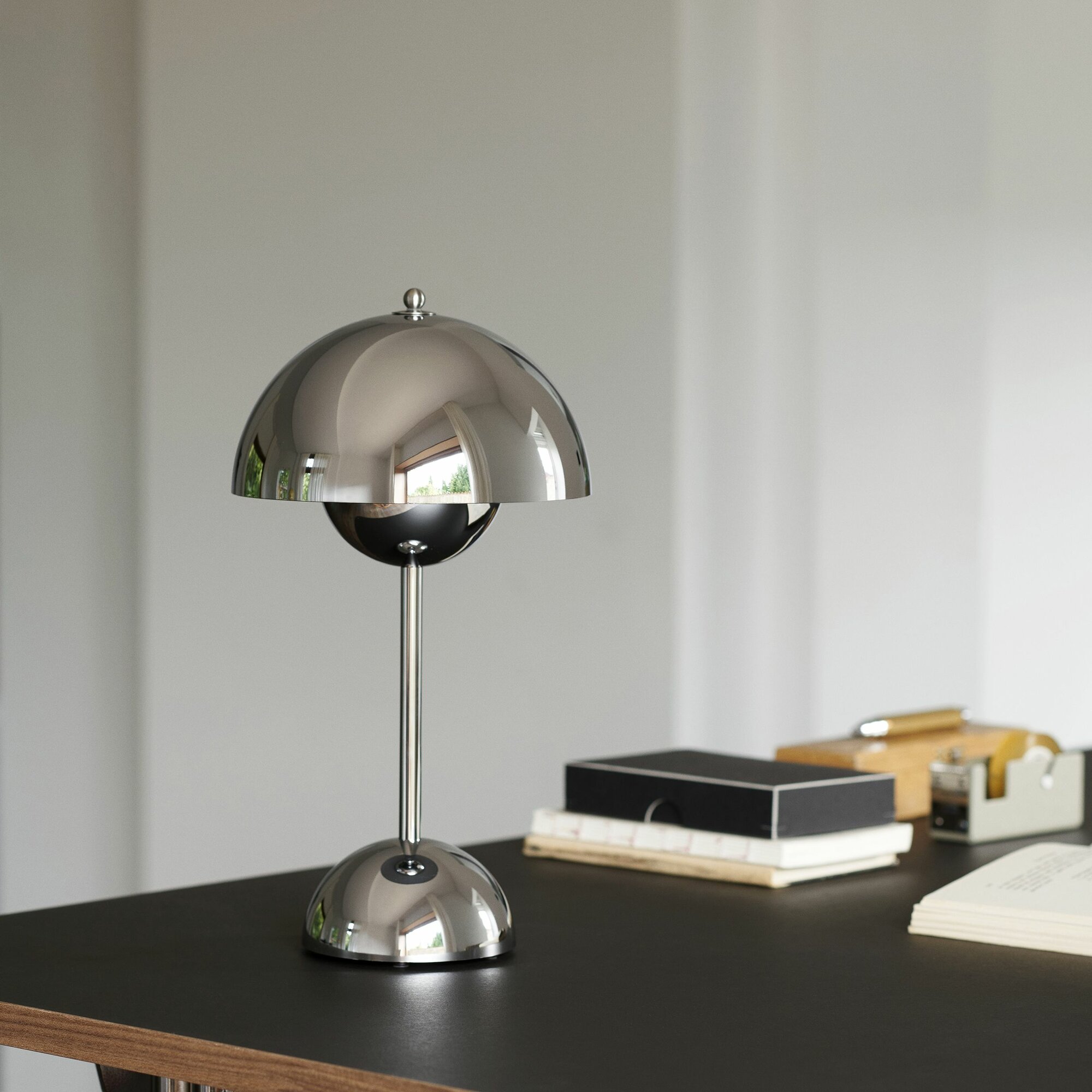 Настольная лампа Flowerpot Analog LED Chrome — фото 1