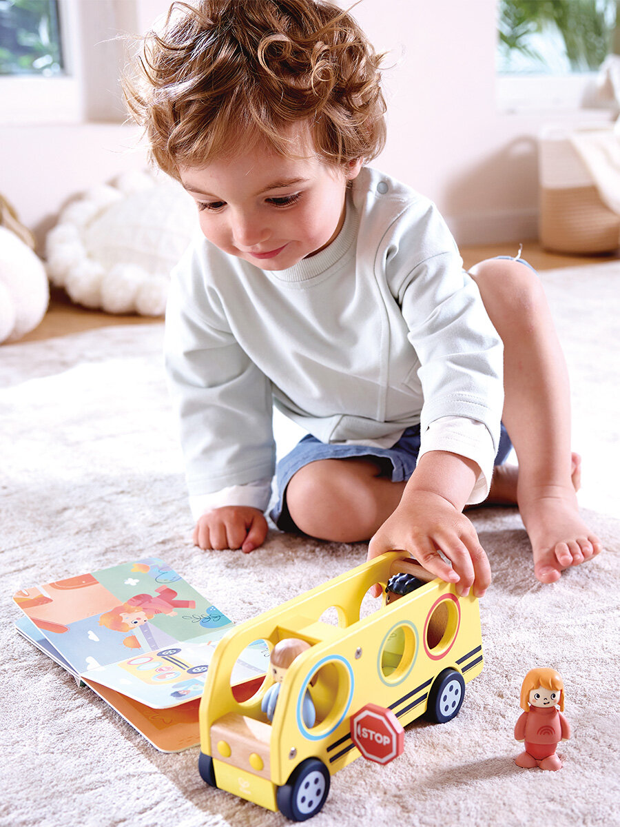 Игровой набор Hape "Играем вместе" Школьный автобус E3441_HP