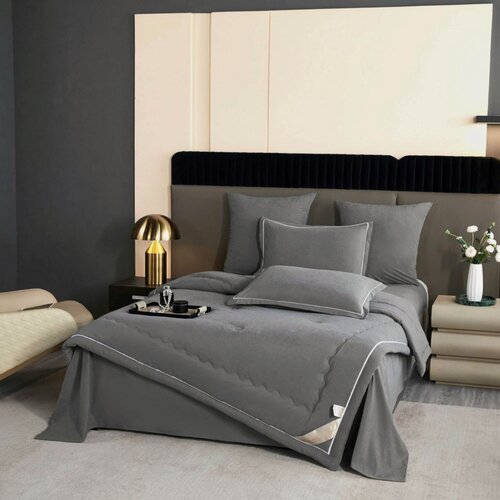 Изображение товара Постельное белье евро с одеялом в подарочной сумке, 6 предметов, мягкое как бархат