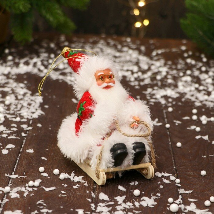 Декоративная кукла Зимнее волшебство "Дед Мороз", в костюмчике с узорами и мехом, на санях, 13 см, красно-белый