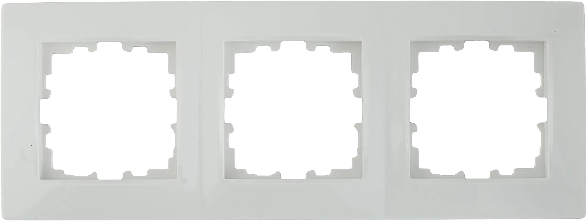 Рамка для розеток и выключателей Lexman Виктория сферическая 3 поста цвет белый