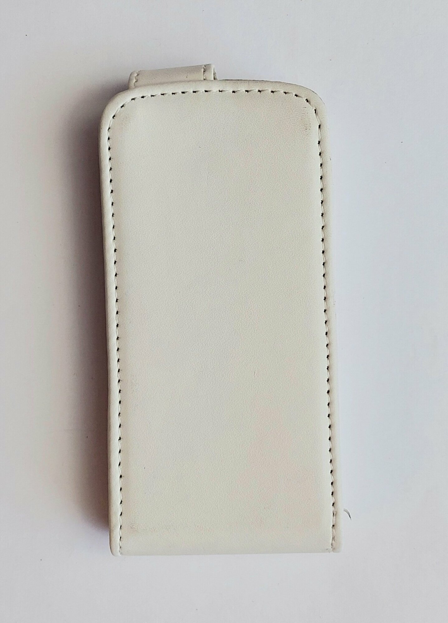 фото Вертикальный откидной вниз чехол-флип для Nokia C5-03/C5-05/C5-06 белый