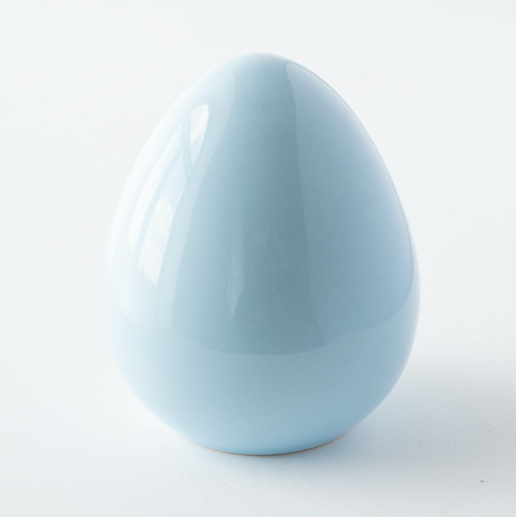 Яйцо пасхальное "Egg Small", голубое, высота 13 см — фото 1