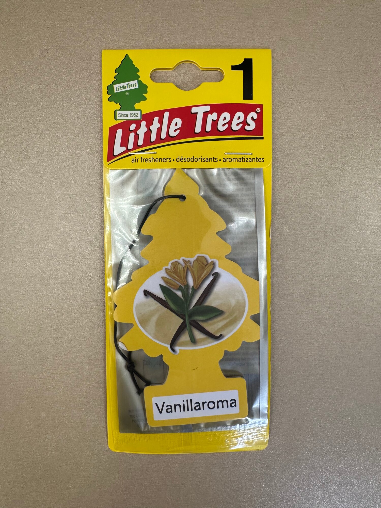 Little Trees Ароматизатор для автомобиля Ёлочка Королевская сосна (Royal Pine) 13 г специальный разноцветный