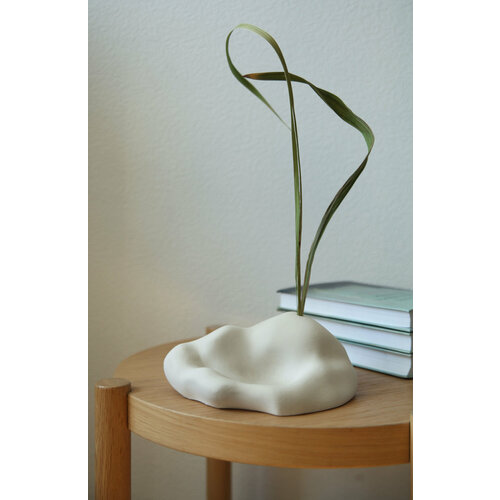 Ваза интерьерная минималистичная 