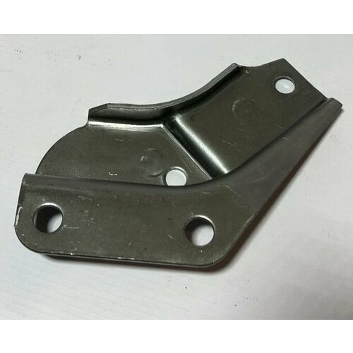 Кронштейн крепления стабилизатора к нижнему рычагу правый для ВАЗ 2121 Лада Нива 21213 21214 2131 603₽