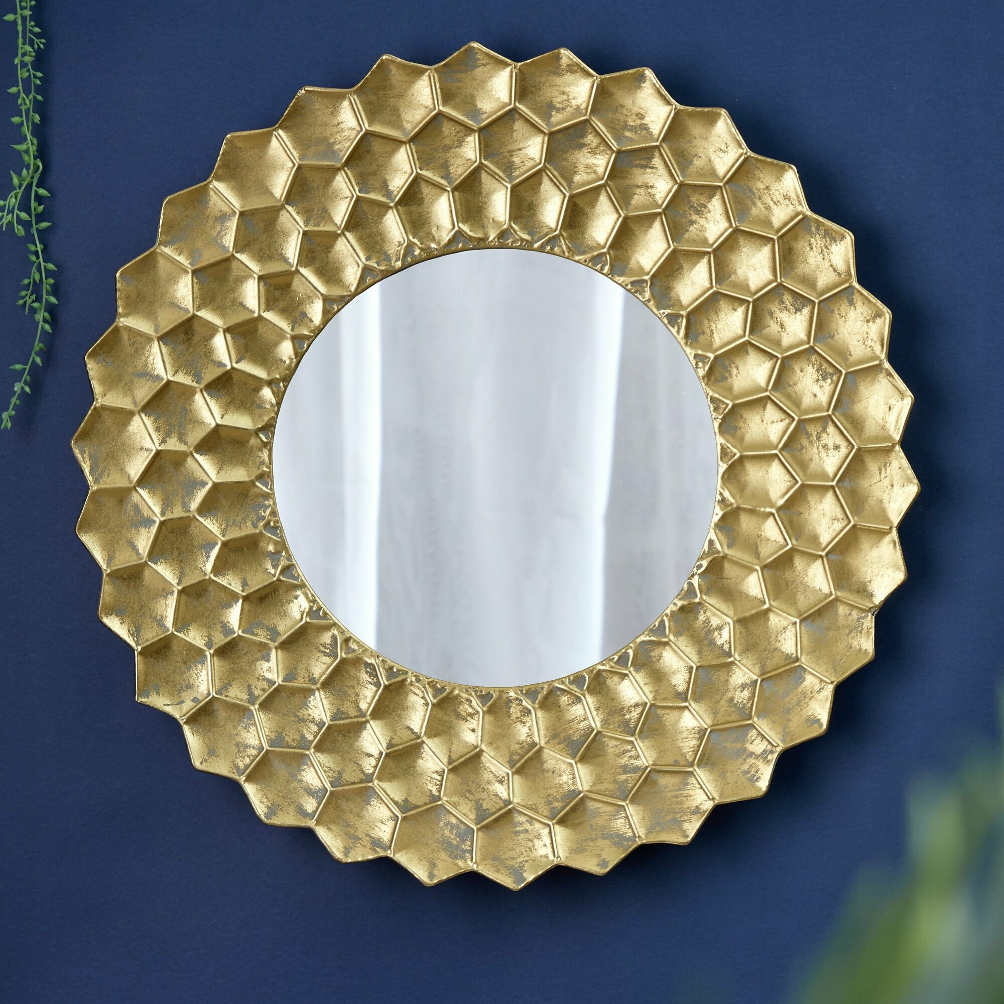 57-378 Зеркало настенное Конго 60х5х60см, железо, золото с патиной, Glasar