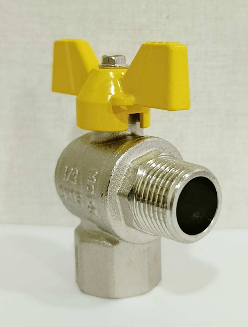 Кран шаровой для газа угловой (бабочка) никель 1/2" г/ш TIM DE122L