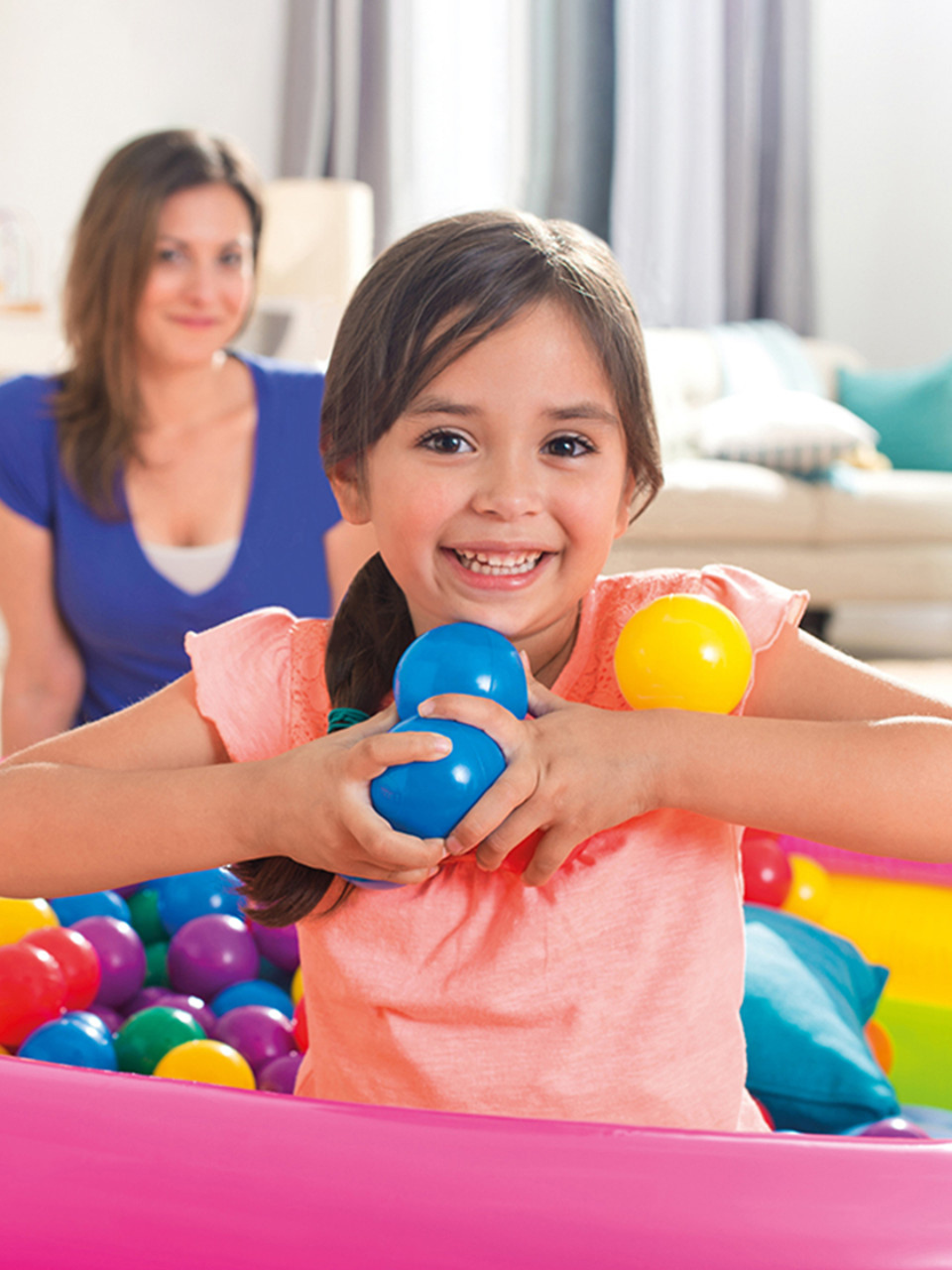 Набор пластиковых мячей Intex 49602, для игровых центров и сухих бассейнов, 100 штук, 6 цветов, 6,5см — фото 1