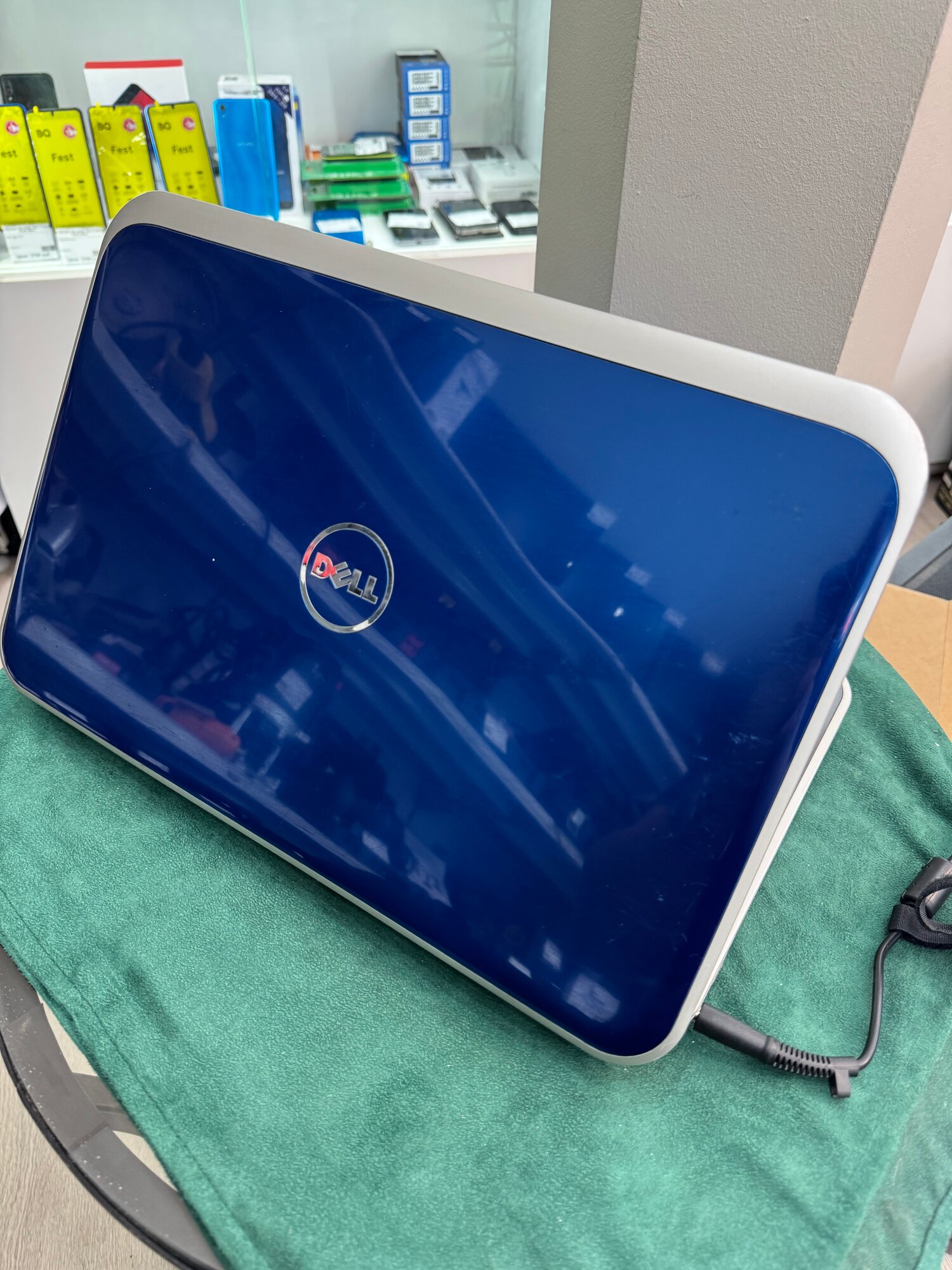 Игровой Dell Inspiron 5520 Core i7-3612qm/6/256SSD/Radeon 7670/15.6"