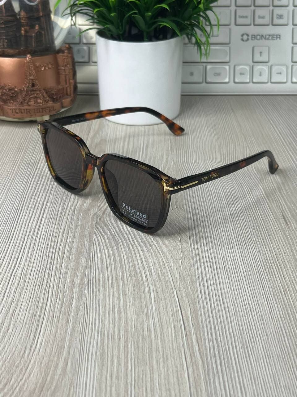 Солнцезащитные очки Tom Ford, черный, коричневый — фото 1