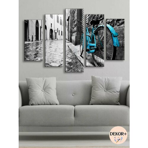 Картина на стену для интерьера модульная из 5 частей 80х140 см Голубой велосипед в сером городе 1640₽