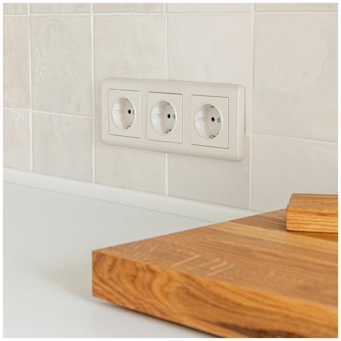 Рамка на 3 поста Werkel Stream (Перламутровый) — фото 1