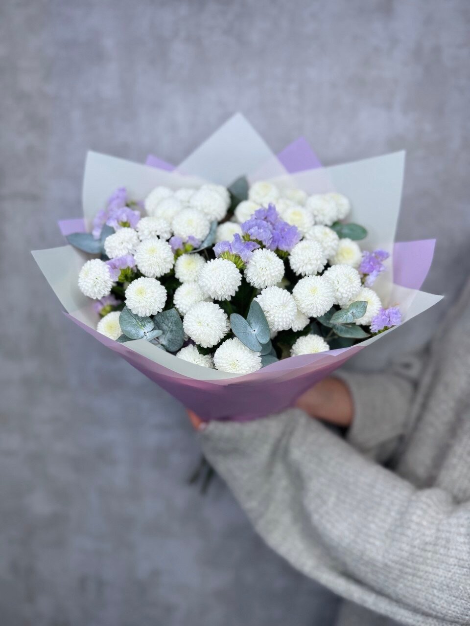 Букет цветов A&G Flowers "Ассорти", хризантема, статица, эвкалипт — фото 1