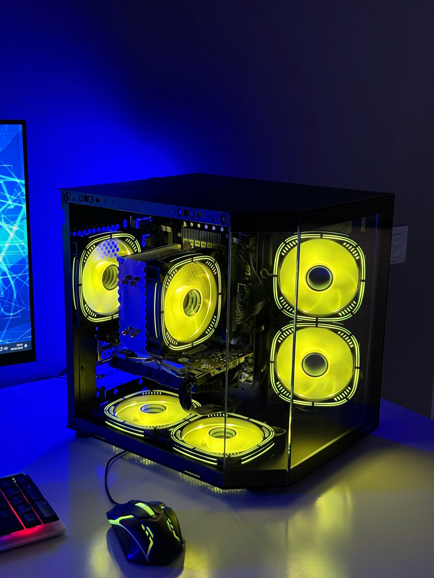 Игровой компьютер Black М Intel i7, видеокарта RX580 8gb, 16 Гб RAM, SSD 512 Гб, клавиатура/мышь