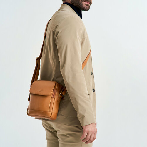 Сумка кросс-боди DrKoffer коричневый 35100₽