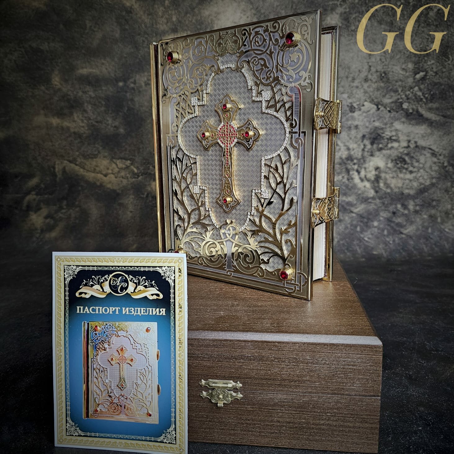 Книга Библия. Г. Златоуст, золото, никель