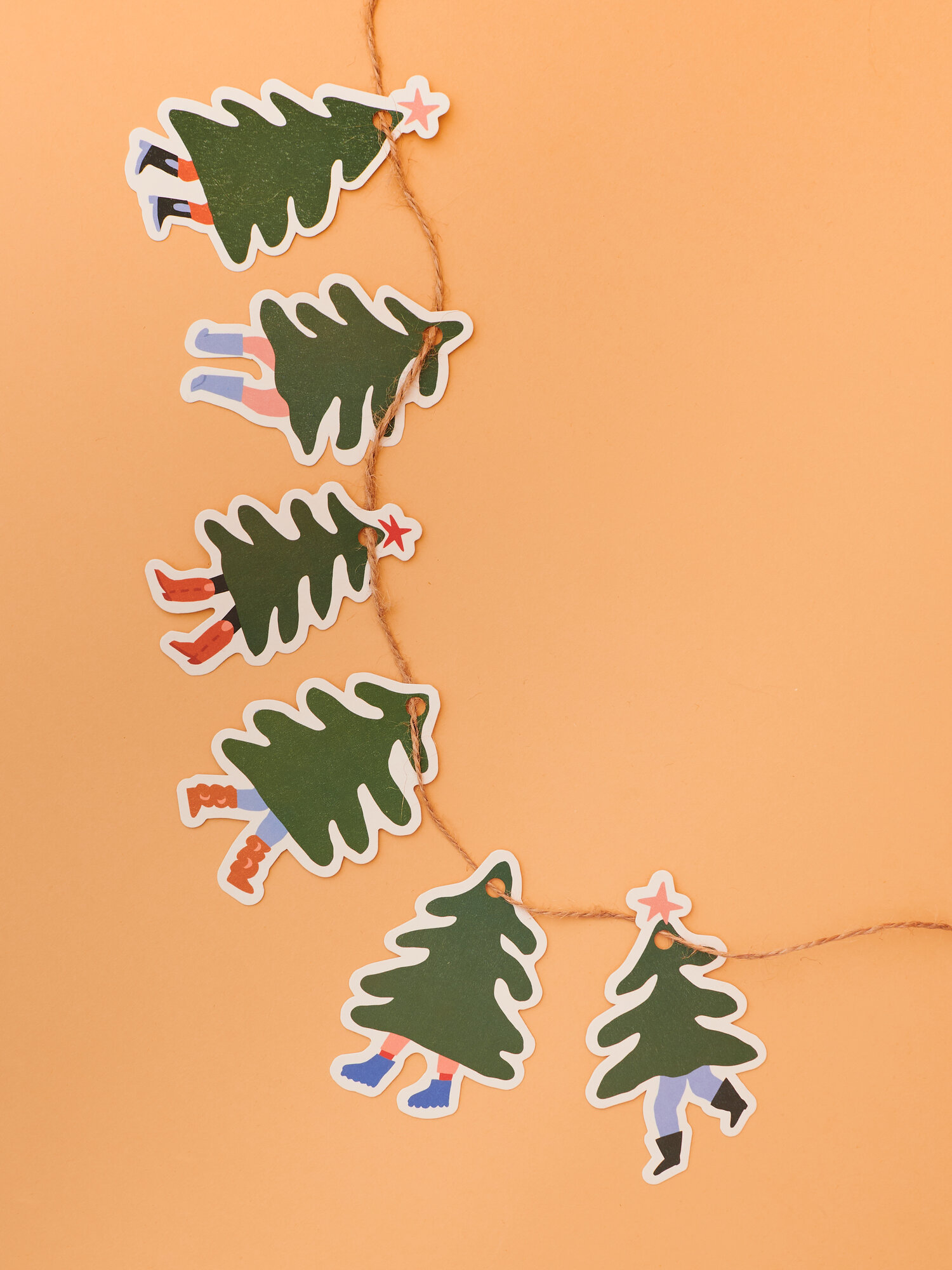 Бирки для новогодних подарков MagniArt "Елки", декоративные, картонные, фигурные — фото 1