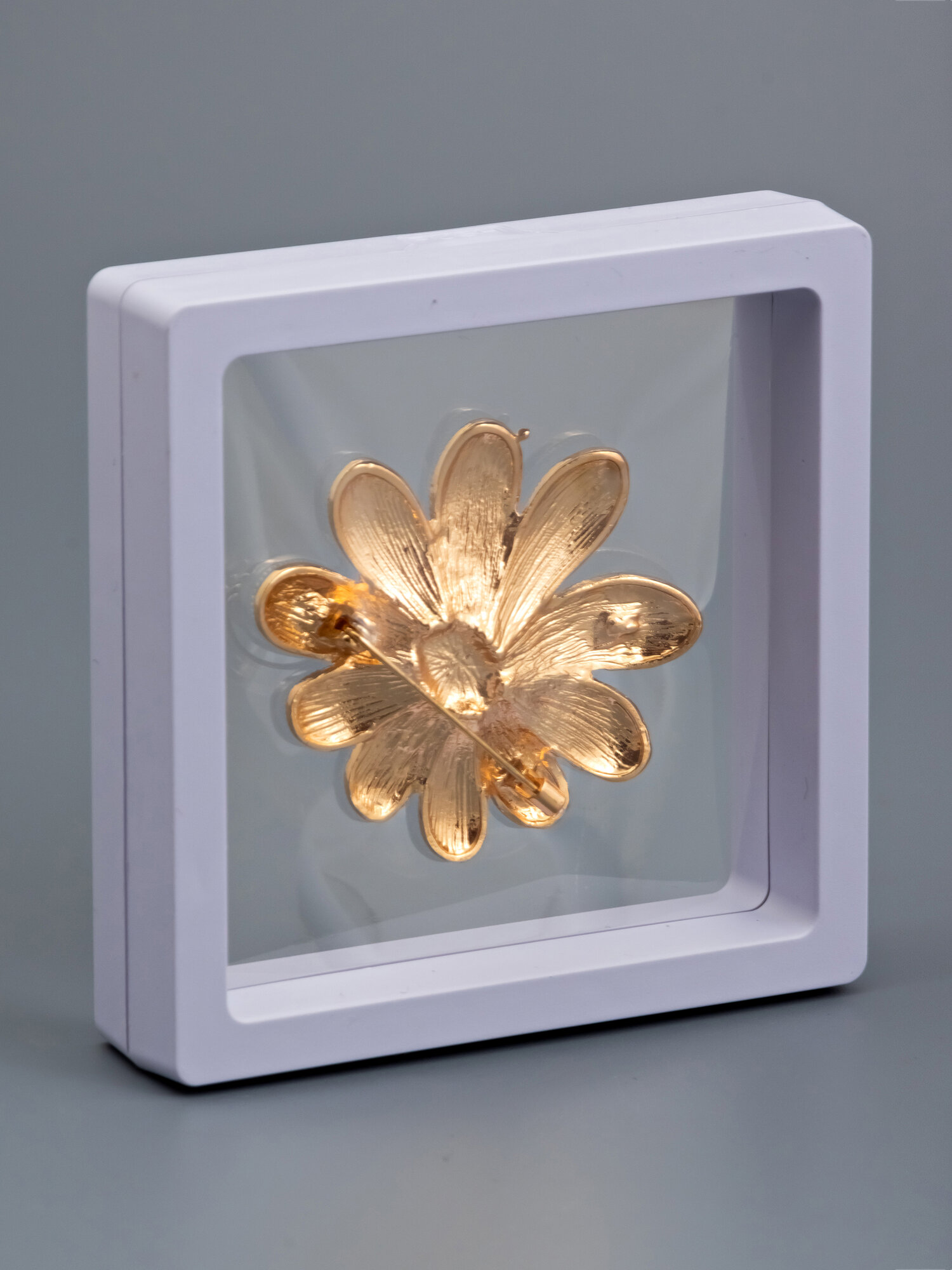 Брошь ЖемАрт, 1 шт., золотой, красный, желтый, белый — фото 1