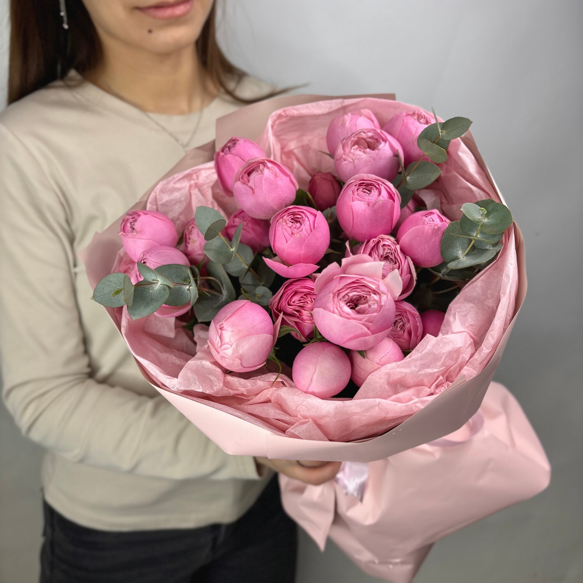 Монобукет из 7 кустовых пионовидных роз Silva Pink (flow 107) — фото 1