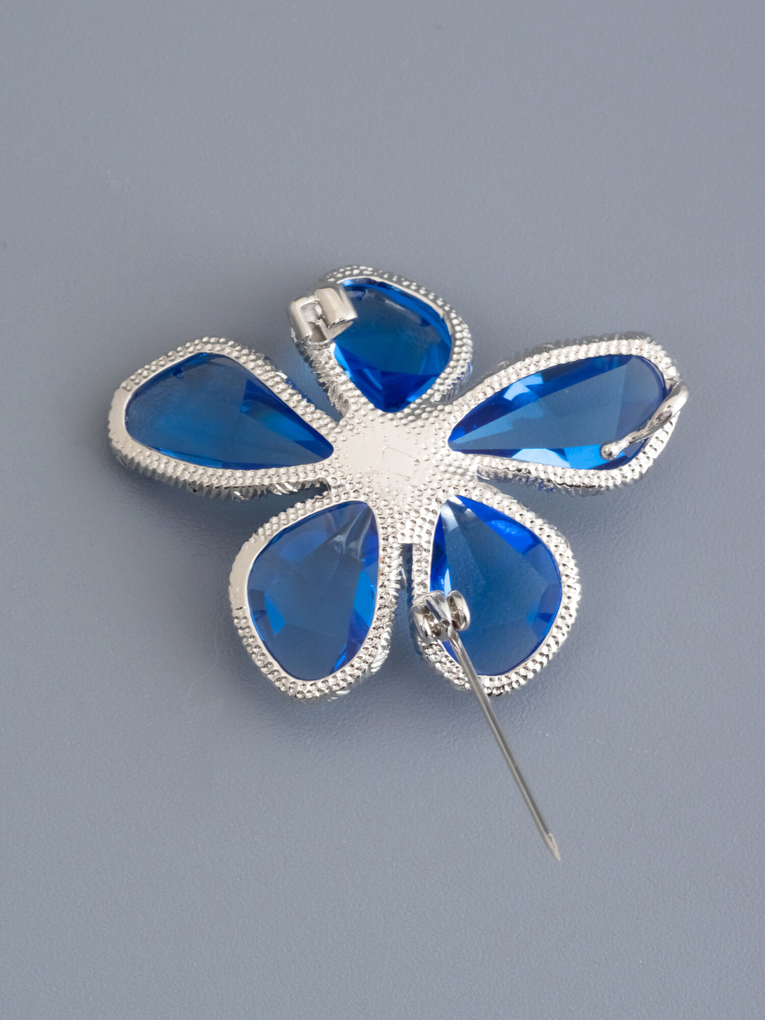 Брошь ЖемАрт, кристалл, 1 шт., голубой/серебристый — фото 1