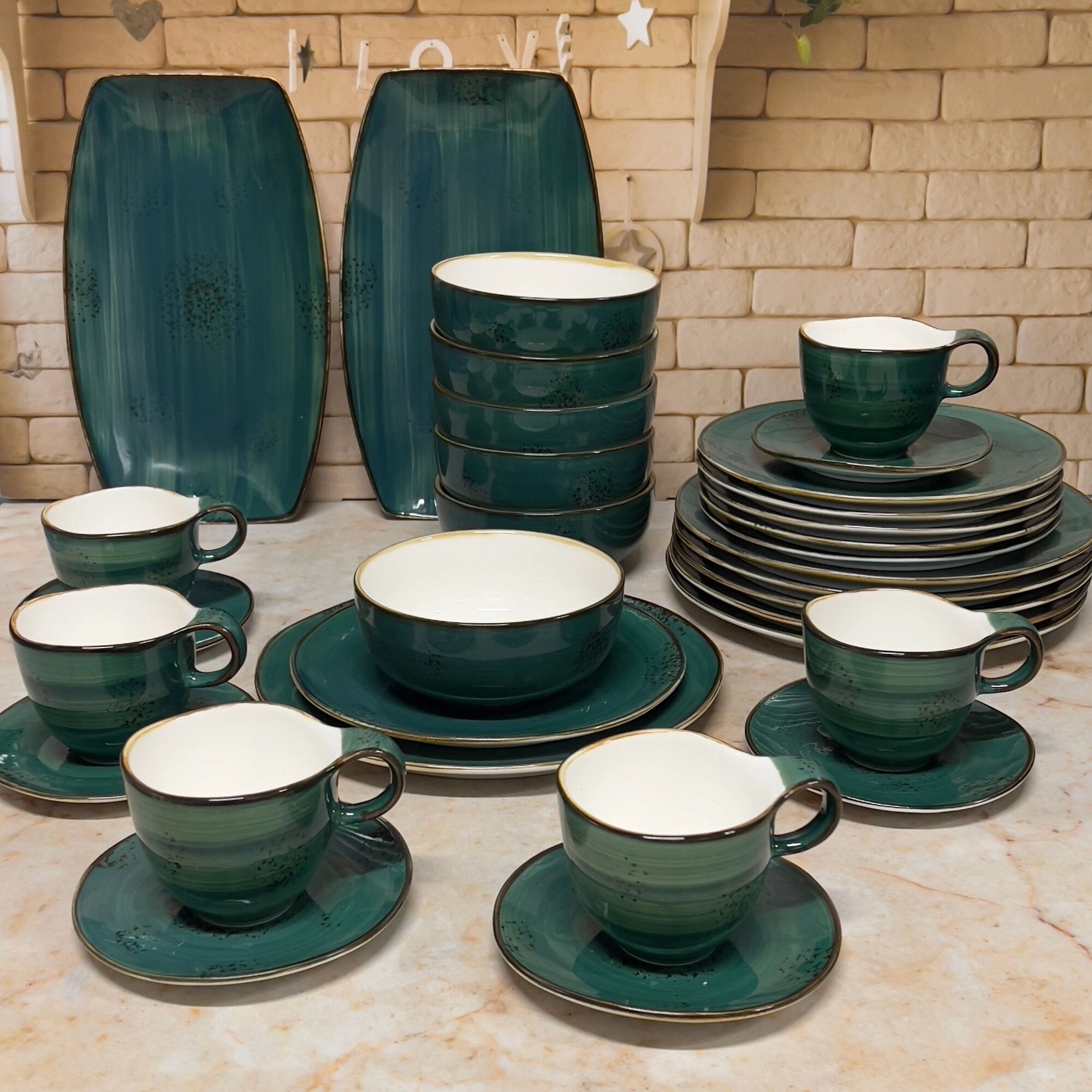 Керамический столовый сервиз на 32 предмета – тарелки, чашки и блюда в одном наборе