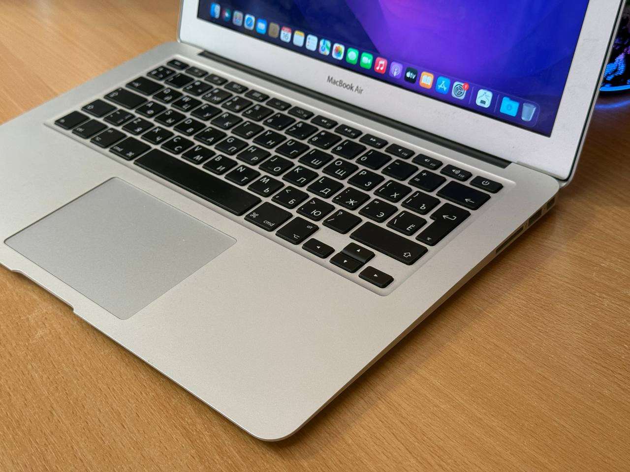 Ноутбук Apple MacBook Air 13 (2017 года) A1466 (Intel Core i5