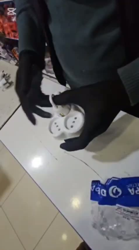 Тройник сетевой De Pa, розетки, 3 розетки, белый, евровилка, заземление — фото 1