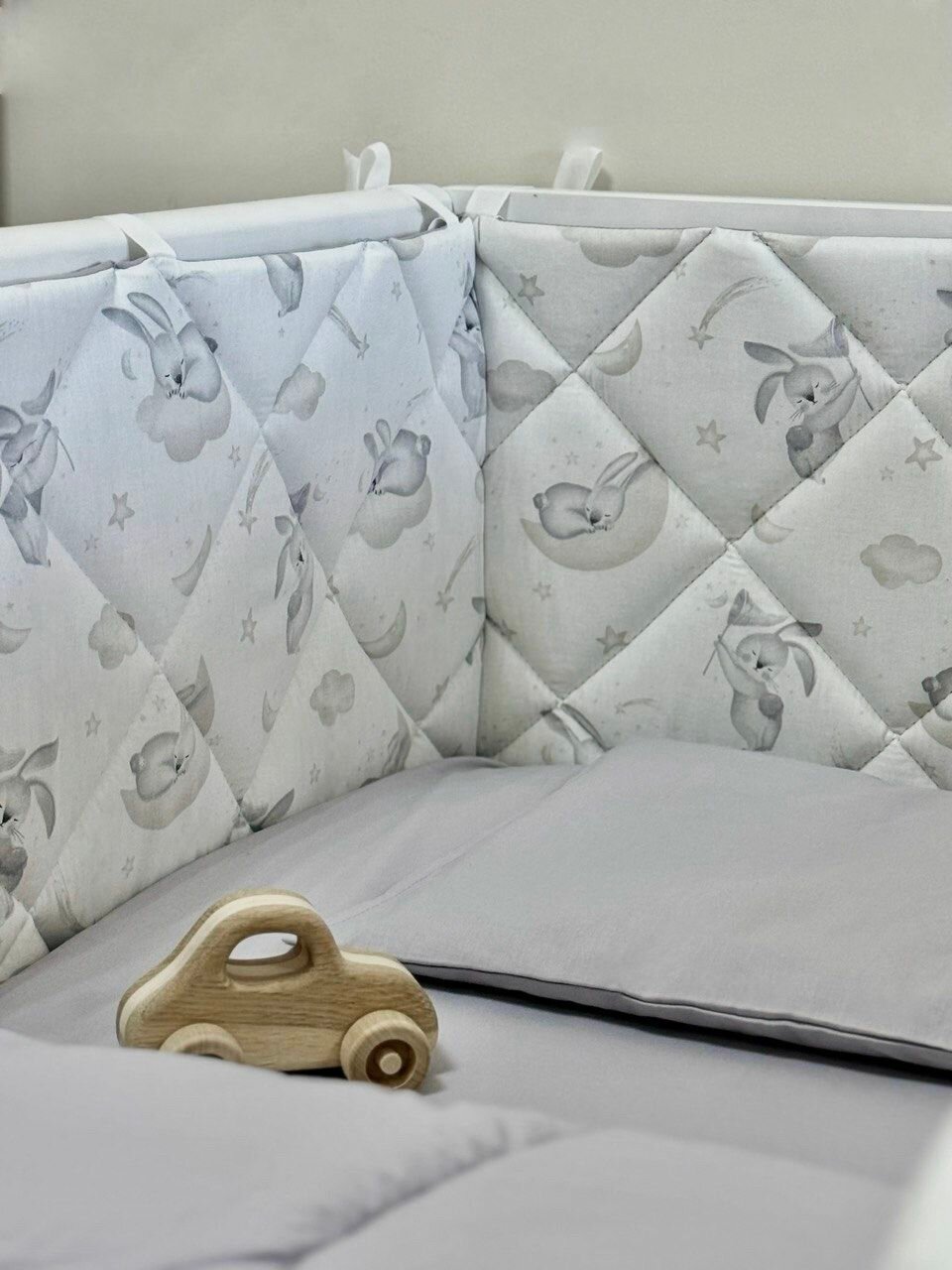 Бортики в кроватку для новорождённых стеганые MamiBro 100% хлопок сонный кролик 60х30 см - 2 шт 120х30 см - 2 шт.