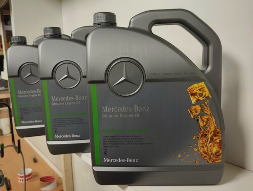 Изображение товара Моторное масло Mercedes-Benz MB229.52, 5W-30 оригинал 5 литров синтетическое