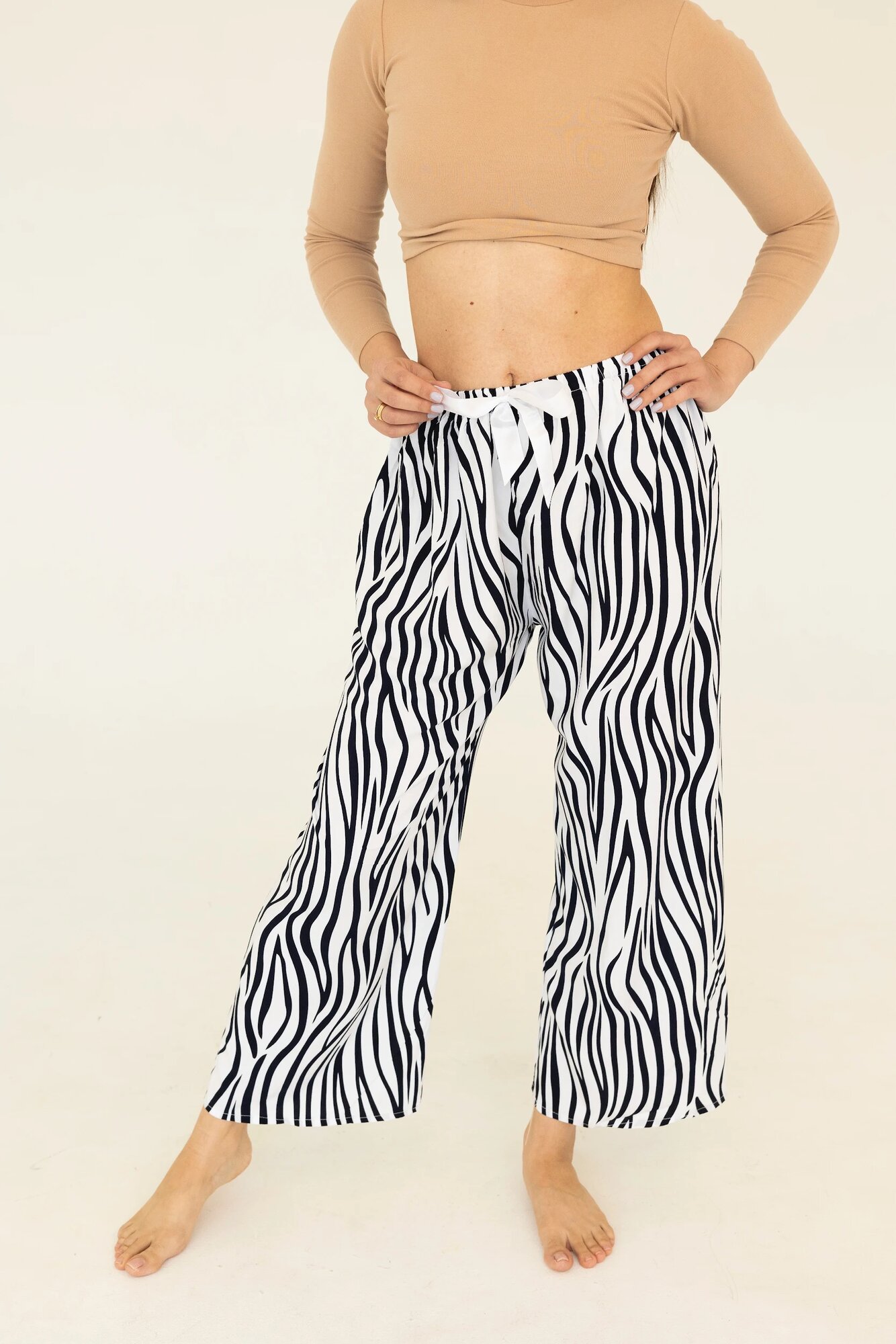 Брюки для кормящих мам , размер универсальный, чёрно-белый