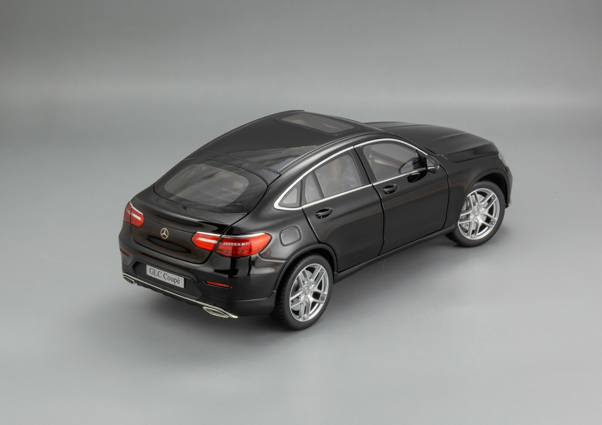 1:18 Mercedes-Benz GLC Coupe X253 SUV - 2015, Коллекционная масштабная модель от iScale — фото 1