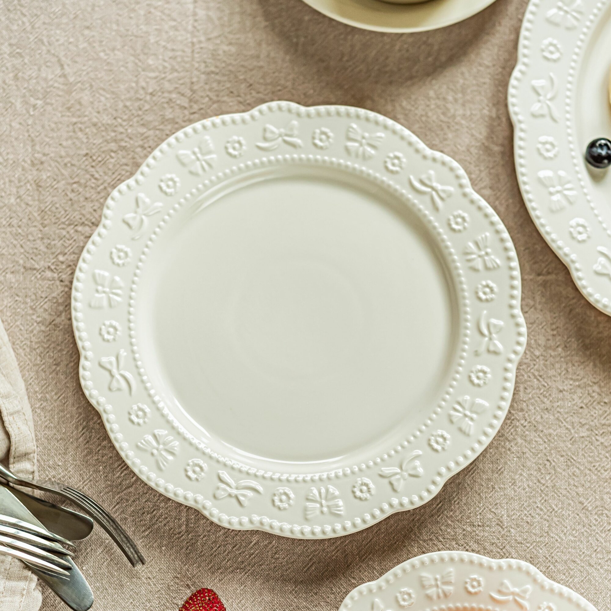 Тарелка керамическая плоская 21 см с рисунком