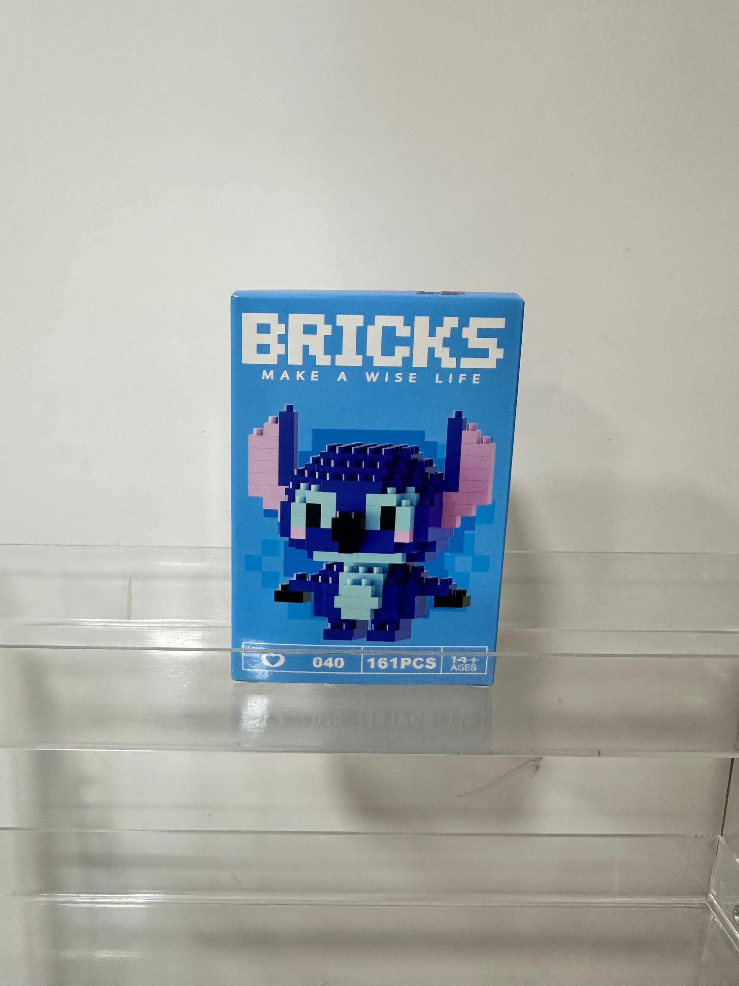 Мини-нано-конструктор в стиле персонажей Disney bricks Брикс . Развивает внимание, мелкую моторику и воображение.