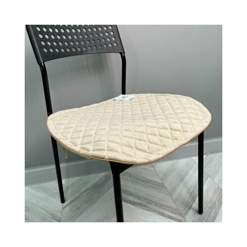 Велюровая сидушка на стул Miss Mari Амара крем 50х50 1000₽