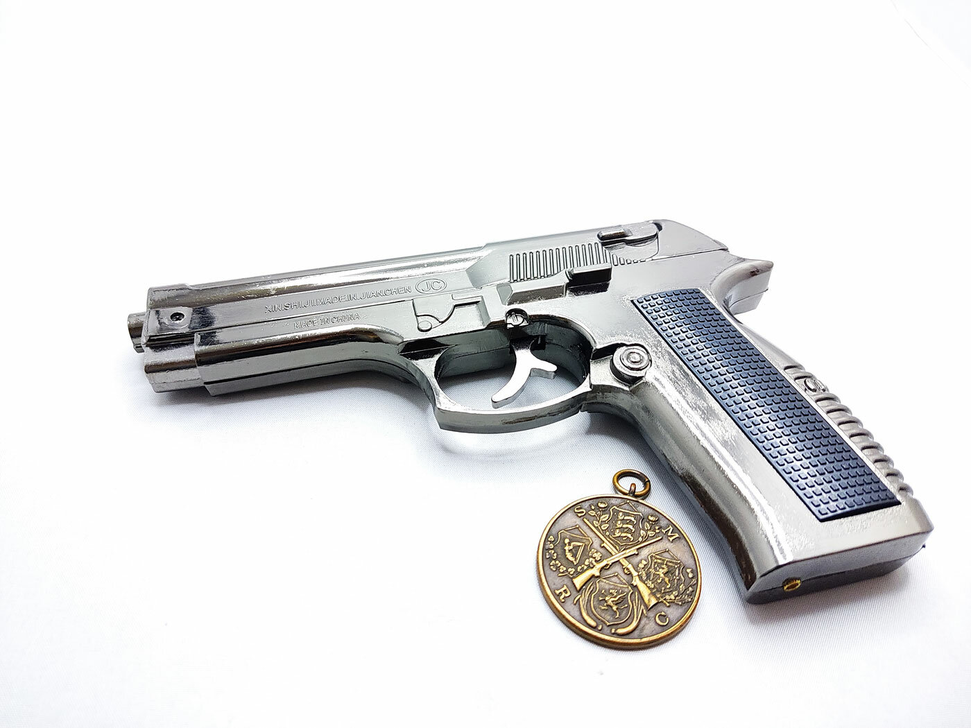 Зажигалка пистолет Beretta Chetah металлик