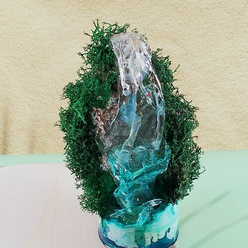 Декоративная настольная композиция "Водопад", материал - эпоксидная смола