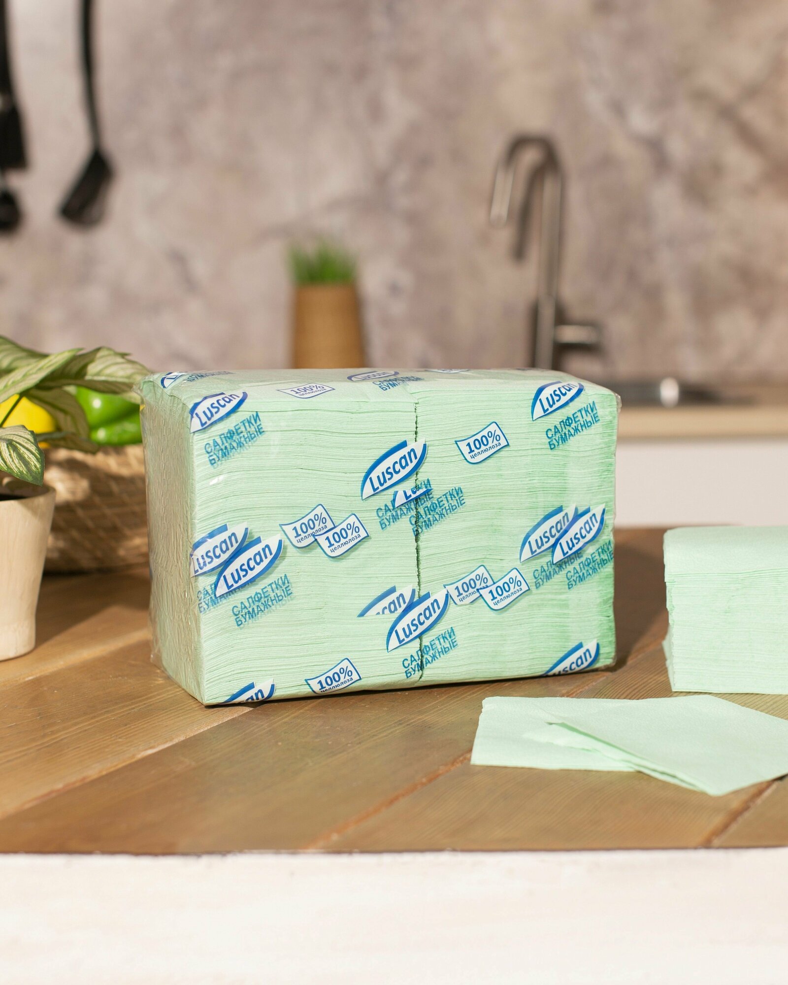 Салфетки бумажные Luscan Profi Pack, 24x24 см, 400 штук, зеленые — фото 1