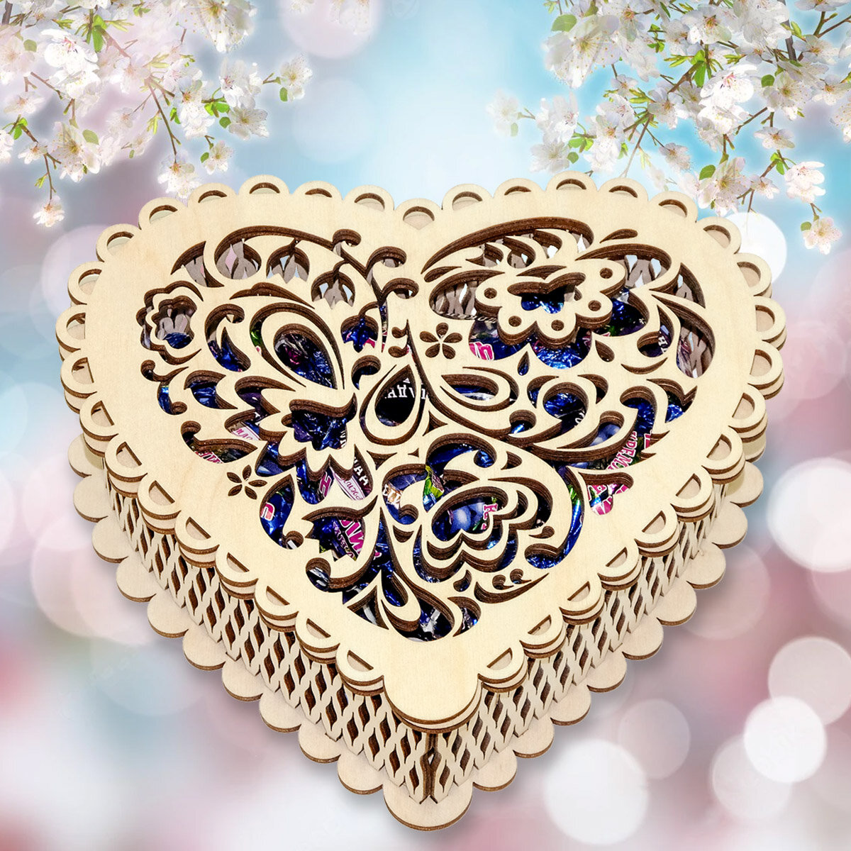 фото Кремлина Чернослив шоколадный в резной шкатулке