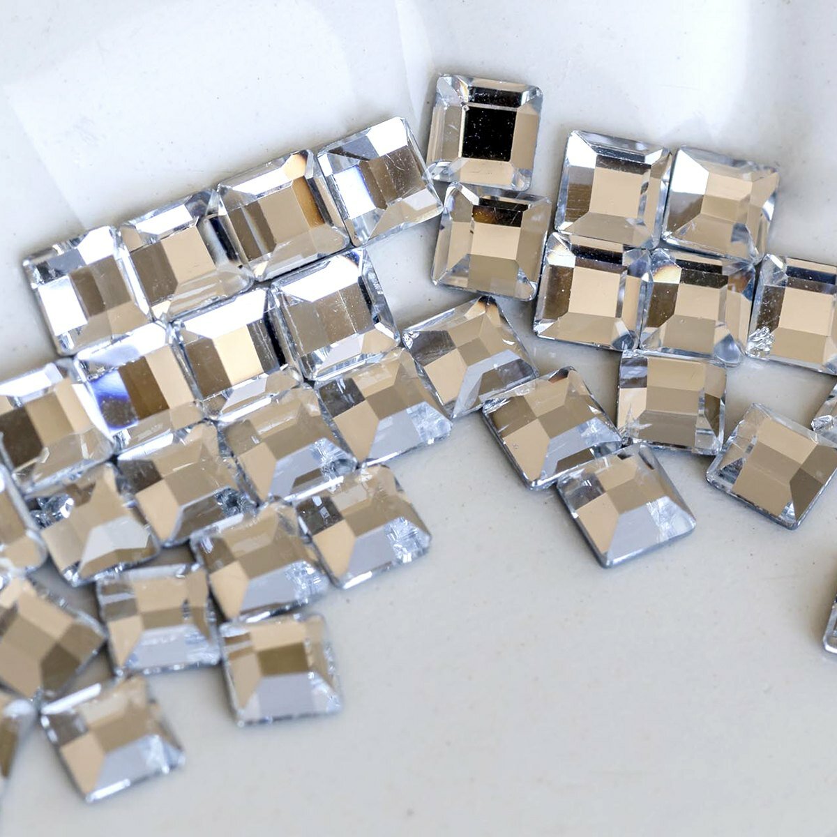 Стразы термоклеевые (упаковка 40 шт.) горячей фиксации/Термостразы, форма Square, цвет Cristal прозрачный, размер 4х4 мм