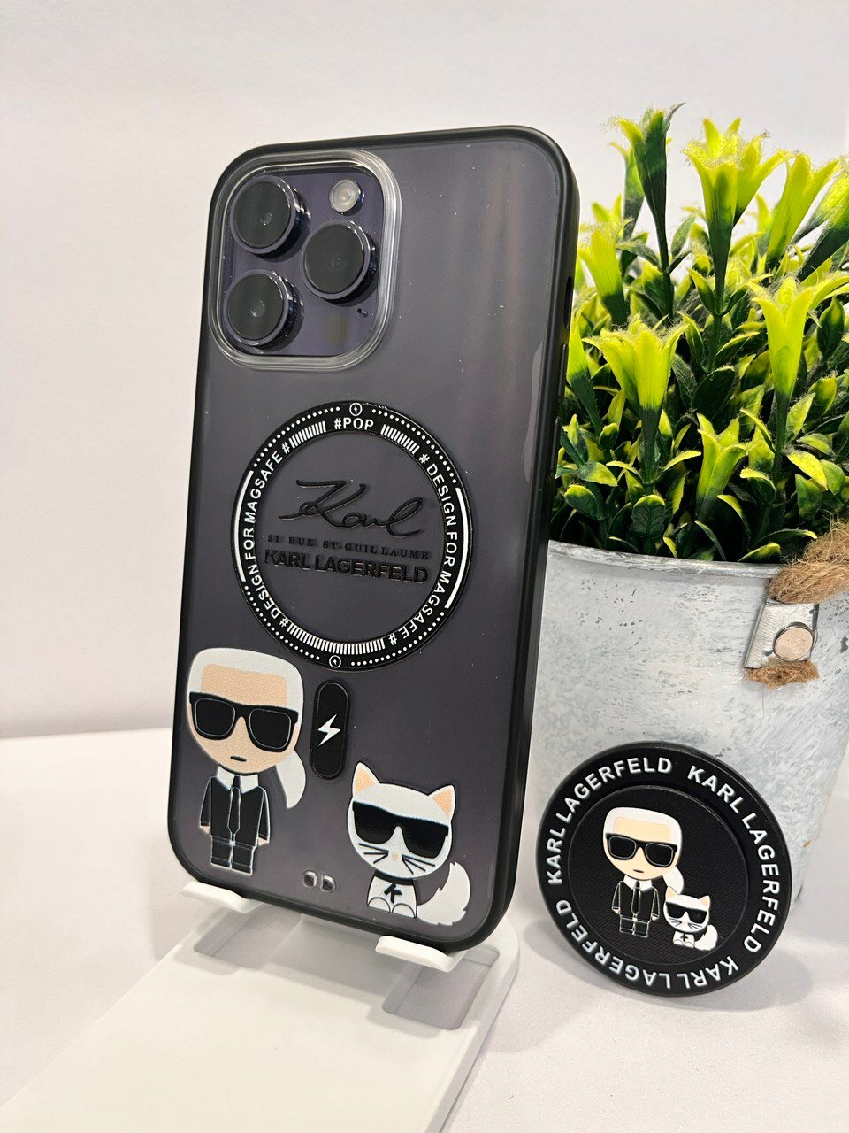 Чехол-Накладка Карл Лагерфилд / Karl lagerfeld с PopSocket и MagSafe для Iphone 11