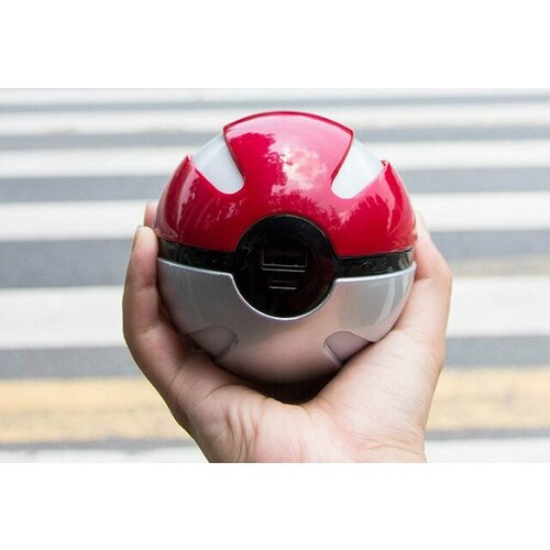 Внешнее портативное зарядное устройство MyPads аккумулятор в виде Покебола Pokemon Go ёмкостью 10000 mAh пластиковый с LED-подсветкой 1988₽