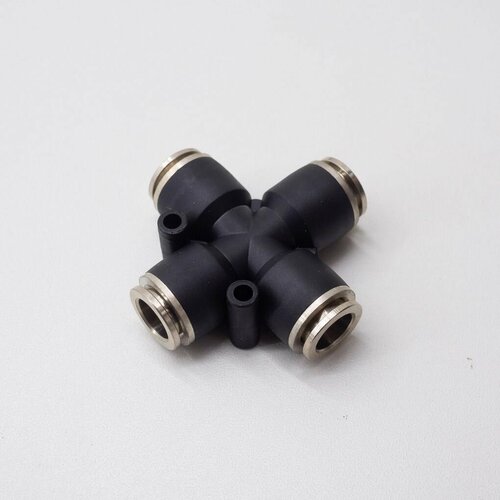 Фитинг пластиковый 10 мм ZEVS 365₽